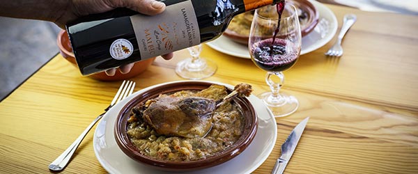 cassoulet et vin de Cahors au restaurant la table du vigneron