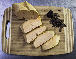 découper des escalopes de foie gras
